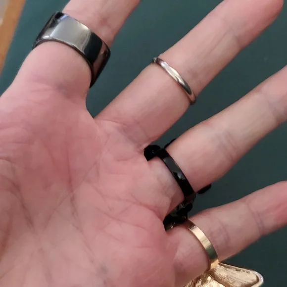 4 Rings - Picture 6 of 6